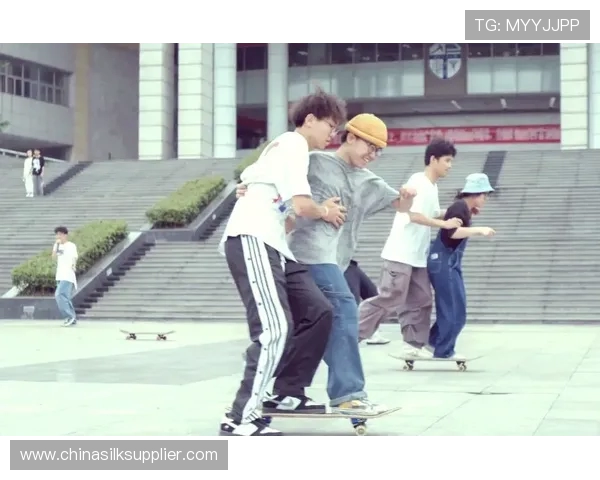 西安滑板队的拼搏之路与极限运动联赛的精彩瞬间 西安滑板队的拼搏之路与极限运动联赛的精彩瞬间