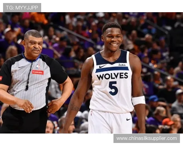 新疆队与福建队激战正酣谁能在这场对决中笑到最后