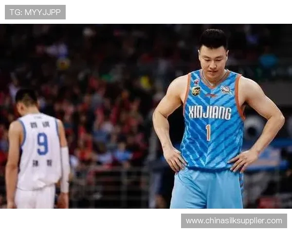 李根：从篮球场上的拼搏者到生活中的追梦人，探索他的成长与坚持之路